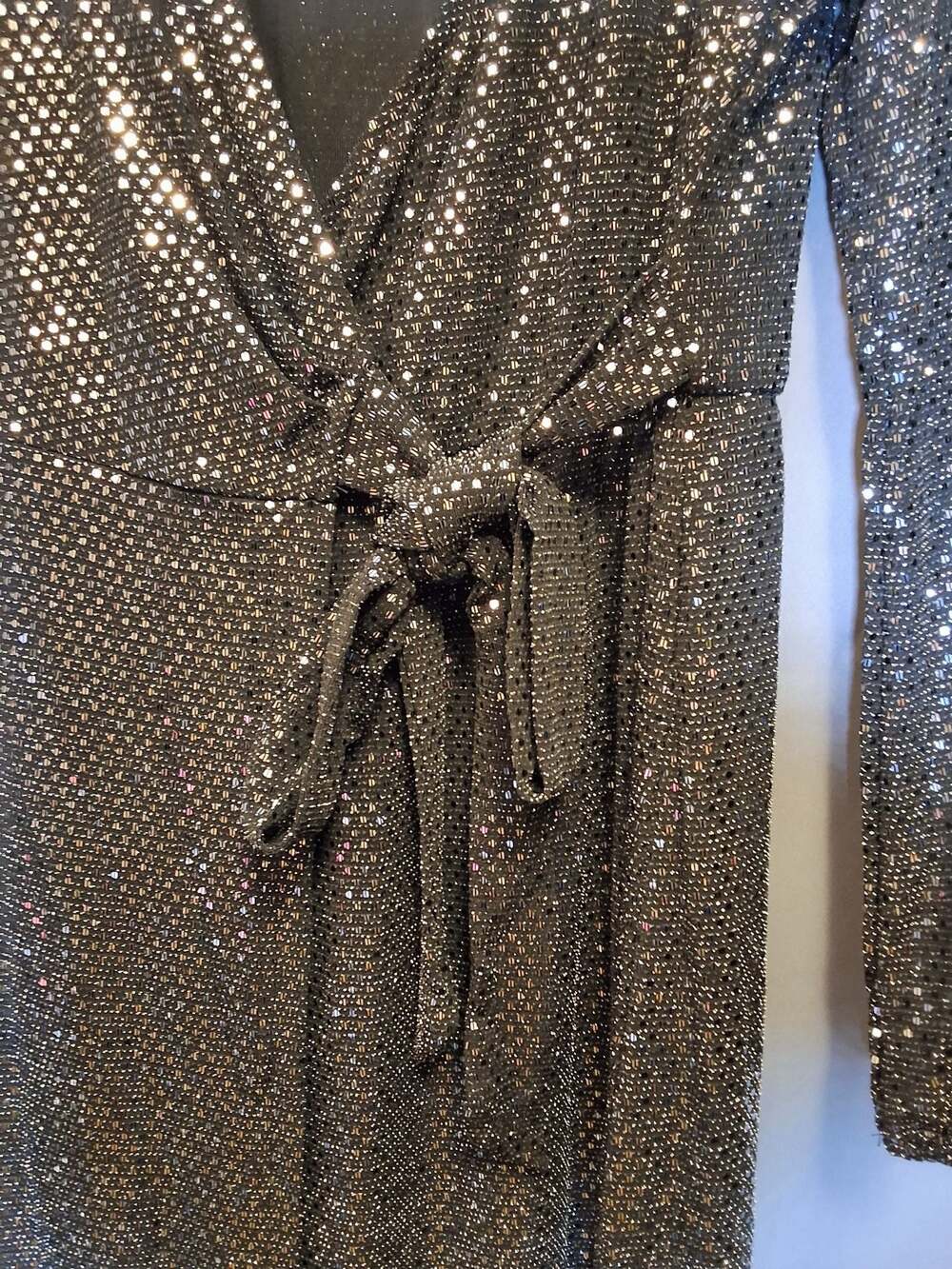 Size 12 Large BloomChic Long Sleeve V-Neck Sequin Wrap Tie Waist Maxi Dress - Picture 6 of 10